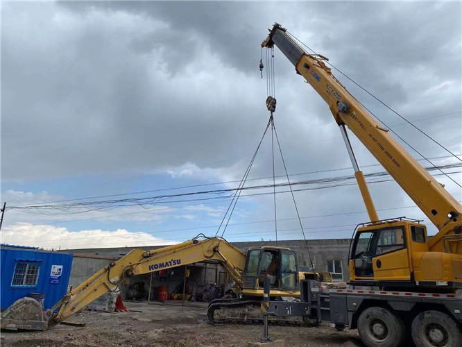 凌云县25吨吊车的工作半径是多少？