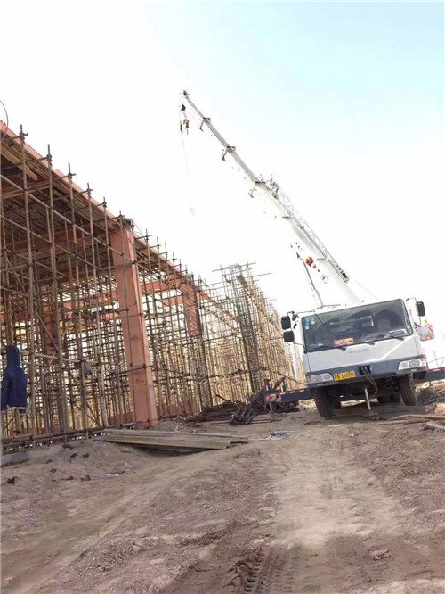 凌云县吊车作业的安全注意事项有哪些？